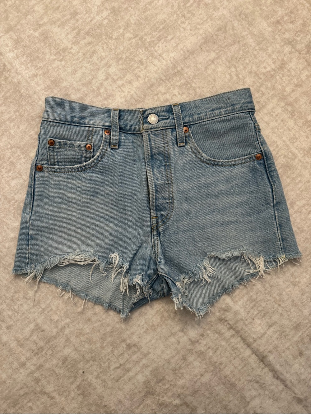 Levis 501 shorts size 24
